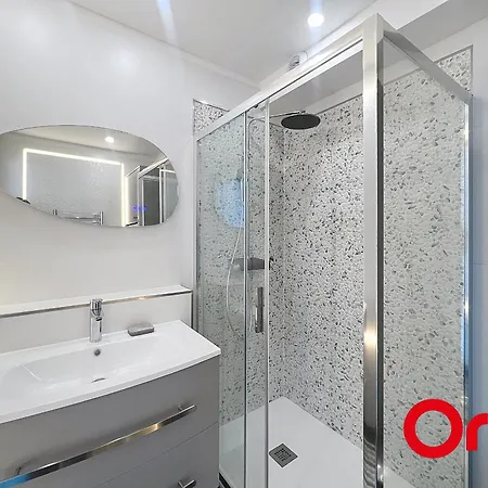 Moderne Avec Terrasse, Climatise, Wifi, 2 Couchages A - Fr-1-647-50 Appartement *
