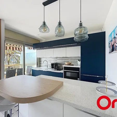 Moderne Avec Terrasse, Climatisé, Wifi, 2 Couchages à - Fr-1-647-50 Appartement